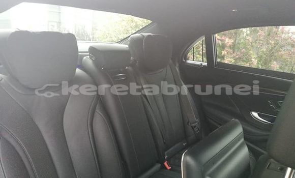 Buy Used Mercedes-Benz S-klasse Black Car in Bandar Seri Begawan in Brunei-Muara Buy Used Mercedes-Benz S-klasse Black Car in Bandar Seri Begawan in Brunei-Muara