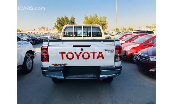 Buy Import Toyota Hilux White Car in Import - Dubai in Belait Buy Import Toyota Hilux White Car in Import - Dubai in Belait