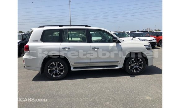 Buy Import Toyota Land Cruiser White Car in Import - Dubai in Belait Buy Import Toyota Land Cruiser White Car in Import - Dubai in Belait