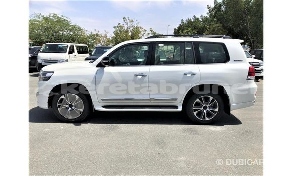 Buy Import Toyota Land Cruiser White Car in Import - Dubai in Belait Buy Import Toyota Land Cruiser White Car in Import - Dubai in Belait