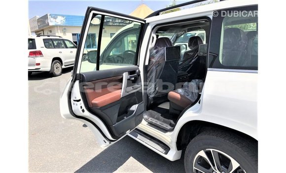 Buy Import Toyota Land Cruiser White Car in Import - Dubai in Belait Buy Import Toyota Land Cruiser White Car in Import - Dubai in Belait