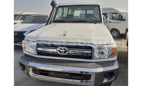 Buy Import Toyota Land Cruiser White Car in Import - Dubai in Belait Buy Import Toyota Land Cruiser White Car in Import - Dubai in Belait