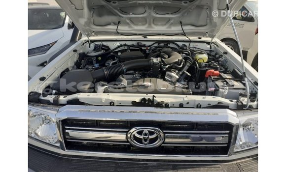 Buy Import Toyota Land Cruiser White Car in Import - Dubai in Belait Buy Import Toyota Land Cruiser White Car in Import - Dubai in Belait