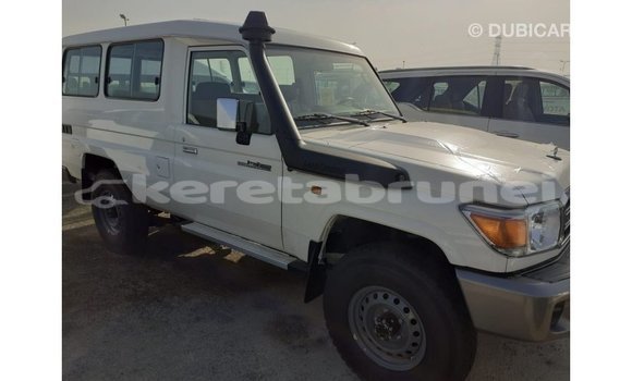 Buy Import Toyota Land Cruiser White Car in Import - Dubai in Belait Buy Import Toyota Land Cruiser White Car in Import - Dubai in Belait