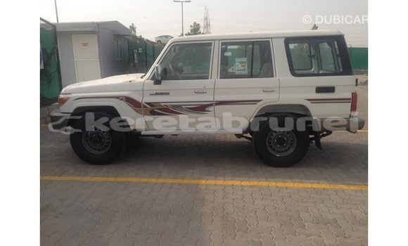 Buy Import Toyota Land Cruiser White Car in Import - Dubai in Belait Buy Import Toyota Land Cruiser White Car in Import - Dubai in Belait