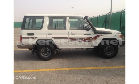 Buy Import Toyota Land Cruiser White Car in Import - Dubai in Belait Buy Import Toyota Land Cruiser White Car in Import - Dubai in Belait