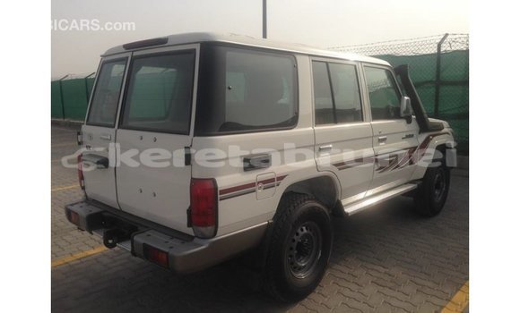 Buy Import Toyota Land Cruiser White Car in Import - Dubai in Belait Buy Import Toyota Land Cruiser White Car in Import - Dubai in Belait