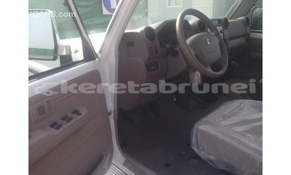 Buy Import Toyota Land Cruiser White Car in Import - Dubai in Belait Buy Import Toyota Land Cruiser White Car in Import - Dubai in Belait