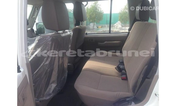 Buy Import Toyota Land Cruiser White Car in Import - Dubai in Belait Buy Import Toyota Land Cruiser White Car in Import - Dubai in Belait