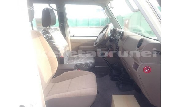Buy Import Toyota Land Cruiser White Car in Import - Dubai in Belait Buy Import Toyota Land Cruiser White Car in Import - Dubai in Belait