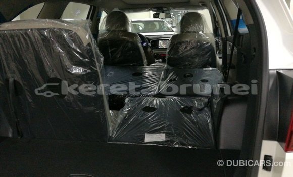 Buy Import Kia Sorento White Car in Import - Dubai in Belait Buy Import Kia Sorento White Car in Import - Dubai in Belait