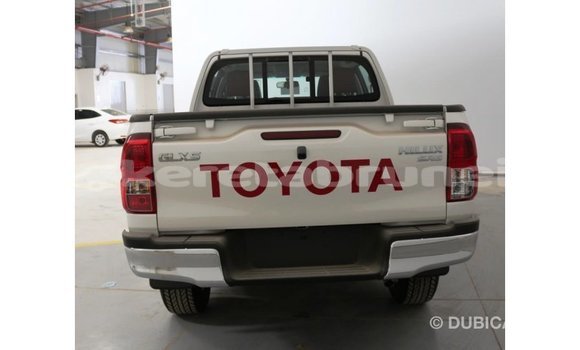 Buy Import Toyota Hilux White Car in Import - Dubai in Belait Buy Import Toyota Hilux White Car in Import - Dubai in Belait