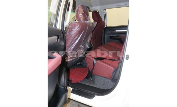Buy Import Toyota Hilux White Car in Import - Dubai in Belait Buy Import Toyota Hilux White Car in Import - Dubai in Belait