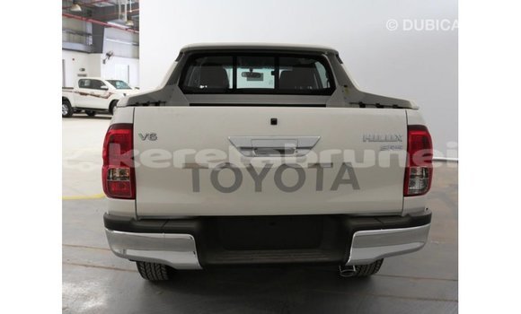 Buy Import Toyota Hilux White Car in Import - Dubai in Belait Buy Import Toyota Hilux White Car in Import - Dubai in Belait