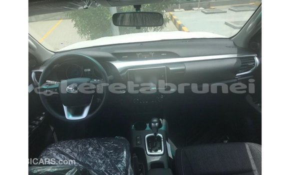 Buy Import Toyota Hilux White Car in Import - Dubai in Belait Buy Import Toyota Hilux White Car in Import - Dubai in Belait