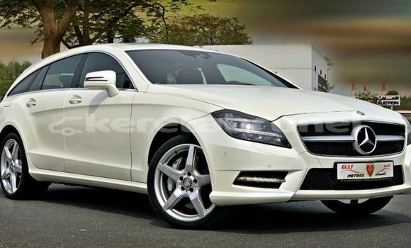 Buy Import Mercedes-Benz 190 White Car in Import - Dubai in Belait