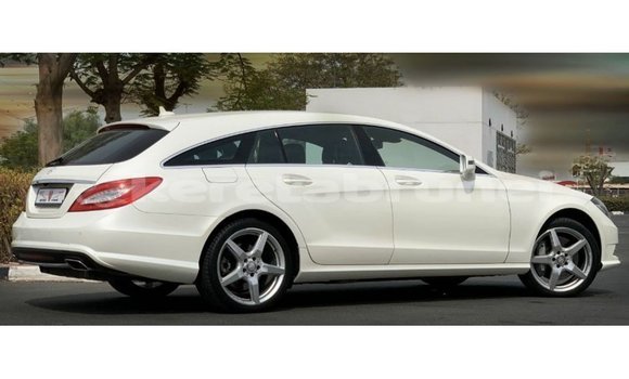 Buy Import Mercedes-Benz 190 White Car in Import - Dubai in Belait Buy Import Mercedes-Benz 190 White Car in Import - Dubai in Belait