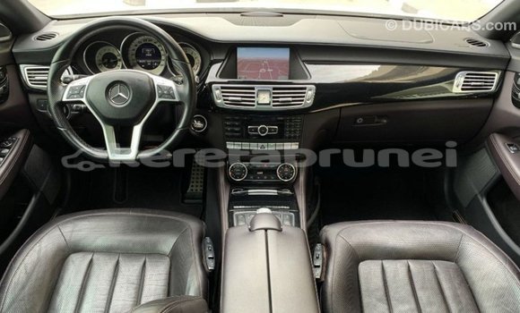Buy Import Mercedes-Benz 190 White Car in Import - Dubai in Belait Buy Import Mercedes-Benz 190 White Car in Import - Dubai in Belait