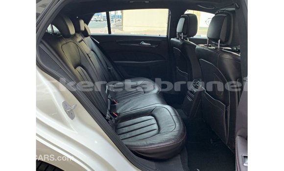 Buy Import Mercedes-Benz 190 White Car in Import - Dubai in Belait Buy Import Mercedes-Benz 190 White Car in Import - Dubai in Belait