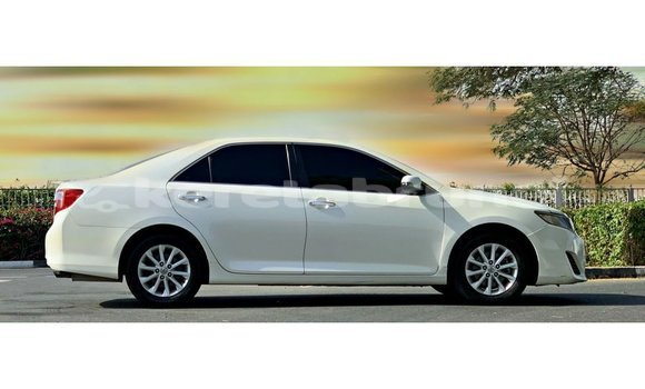 Buy Import Toyota Camry White Car in Import - Dubai in Belait Buy Import Toyota Camry White Car in Import - Dubai in Belait