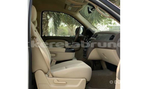 Buy Import Chevrolet Tahoe White Car in Import - Dubai in Belait Buy Import Chevrolet Tahoe White Car in Import - Dubai in Belait