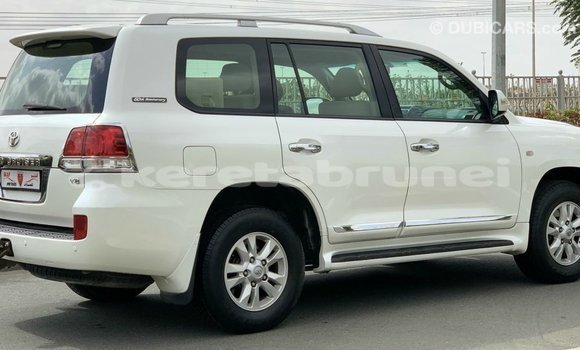 Buy Import Toyota Land Cruiser White Car in Import - Dubai in Belait Buy Import Toyota Land Cruiser White Car in Import - Dubai in Belait