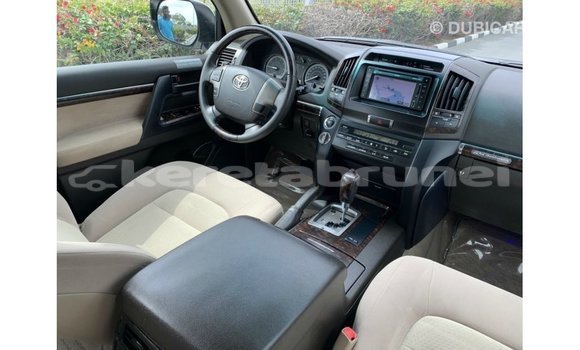 Buy Import Toyota Land Cruiser White Car in Import - Dubai in Belait Buy Import Toyota Land Cruiser White Car in Import - Dubai in Belait