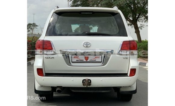 Buy Import Toyota Land Cruiser White Car in Import - Dubai in Belait Buy Import Toyota Land Cruiser White Car in Import - Dubai in Belait
