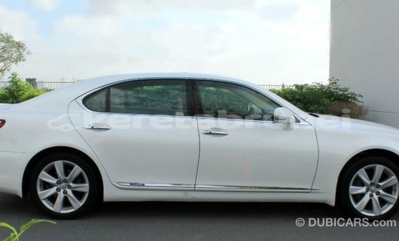 Buy Import Lexus LS White Car in Import - Dubai in Belait Buy Import Lexus LS White Car in Import - Dubai in Belait