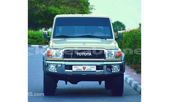 Buy Import Toyota Land Cruiser Beige Car in Import - Dubai in Belait Buy Import Toyota Land Cruiser Beige Car in Import - Dubai in Belait