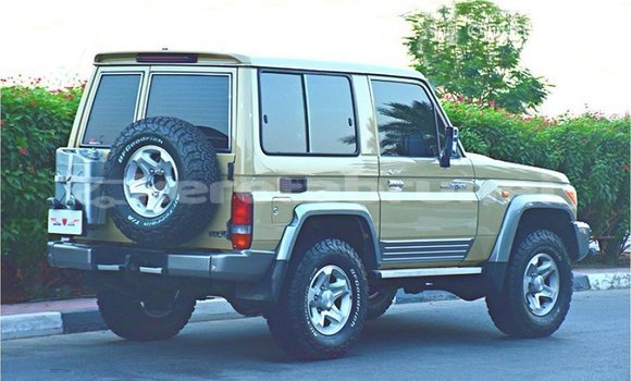 Buy Import Toyota Land Cruiser Beige Car in Import - Dubai in Belait Buy Import Toyota Land Cruiser Beige Car in Import - Dubai in Belait