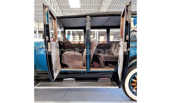 Buy Import Buick Electra Blue Car in Import - Dubai in Belait Buy Import Buick Electra Blue Car in Import - Dubai in Belait