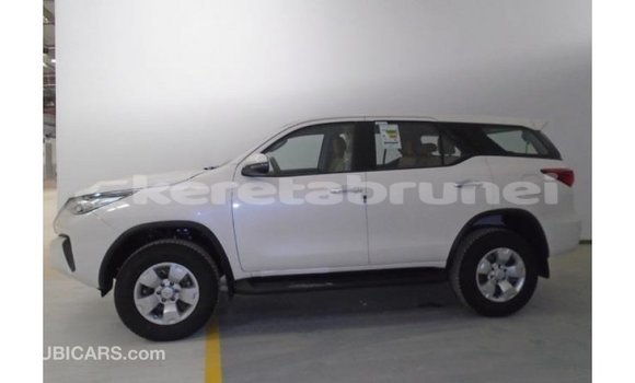 Buy Import Toyota Fortuner White Car in Import - Dubai in Belait Buy Import Toyota Fortuner White Car in Import - Dubai in Belait