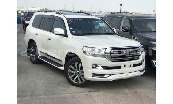 Buy Import Toyota Land Cruiser White Car in Import - Dubai in Belait Buy Import Toyota Land Cruiser White Car in Import - Dubai in Belait
