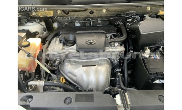 Buy Import Toyota HiAce White Truck in Import - Dubai in Belait Buy Import Toyota HiAce White Truck in Import - Dubai in Belait