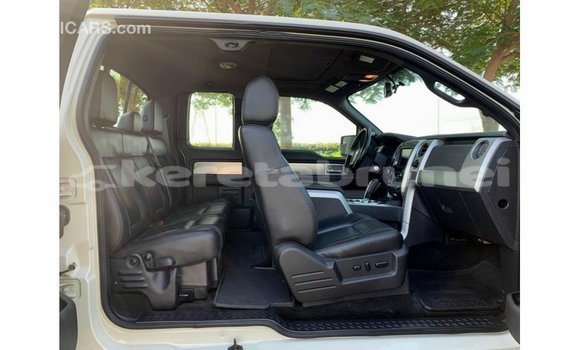 Buy Import Ford Club Wagon Beige Car in Import - Dubai in Belait Buy Import Ford Club Wagon Beige Car in Import - Dubai in Belait