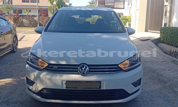 Buy Used Volkswagen Golf White Car in Bandar Seri Begawan in Brunei-Muara