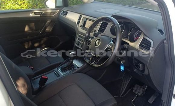 Buy Used Volkswagen Golf White Car in Bandar Seri Begawan in Brunei-Muara Buy Used Volkswagen Golf White Car in Bandar Seri Begawan in Brunei-Muara