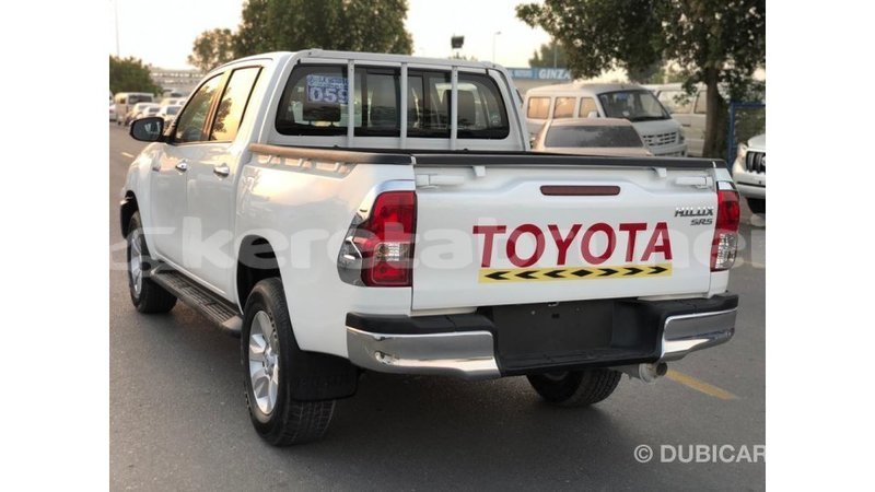 Big with watermark toyota hilux belait import dubai 4279