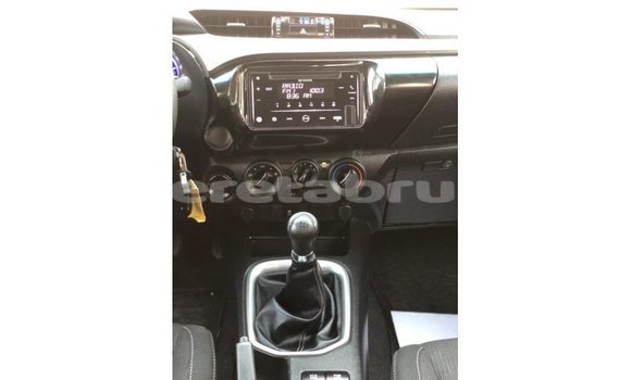 Buy Import Toyota Hilux White Car in Import - Dubai in Belait Buy Import Toyota Hilux White Car in Import - Dubai in Belait
