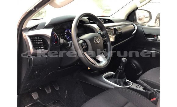 Buy Import Toyota Hilux White Car in Import - Dubai in Belait Buy Import Toyota Hilux White Car in Import - Dubai in Belait