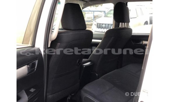 Buy Import Toyota Hilux White Car in Import - Dubai in Belait Buy Import Toyota Hilux White Car in Import - Dubai in Belait