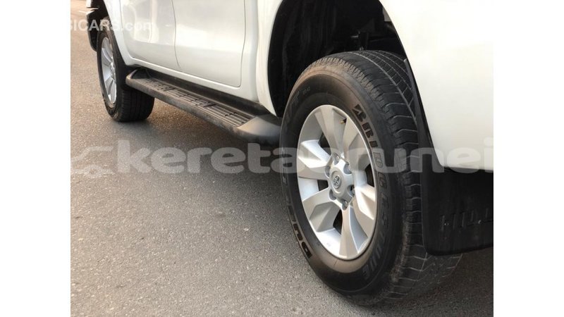 Big with watermark toyota hilux belait import dubai 4279