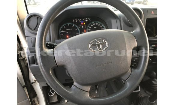 Buy Import Toyota Land Cruiser White Car in Import - Dubai in Belait Buy Import Toyota Land Cruiser White Car in Import - Dubai in Belait