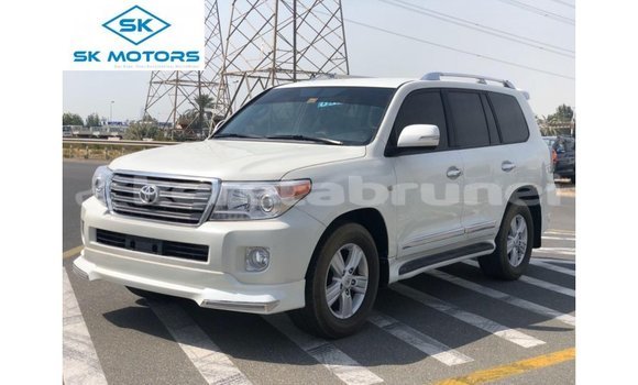 Buy Import Toyota Land Cruiser White Car in Import - Dubai in Belait Buy Import Toyota Land Cruiser White Car in Import - Dubai in Belait