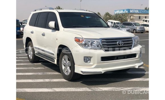 Buy Import Toyota Land Cruiser White Car in Import - Dubai in Belait Buy Import Toyota Land Cruiser White Car in Import - Dubai in Belait