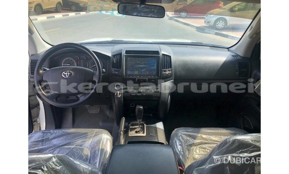 Buy Import Toyota Land Cruiser White Car in Import - Dubai in Belait Buy Import Toyota Land Cruiser White Car in Import - Dubai in Belait