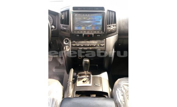 Buy Import Toyota Land Cruiser White Car in Import - Dubai in Belait Buy Import Toyota Land Cruiser White Car in Import - Dubai in Belait