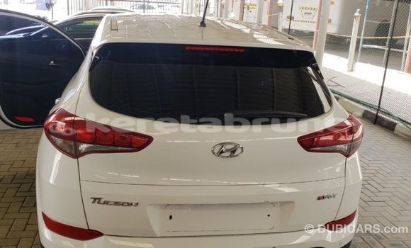 Buy Import Hyundai Tucson White Car in Import - Dubai in Belait Buy Import Hyundai Tucson White Car in Import - Dubai in Belait