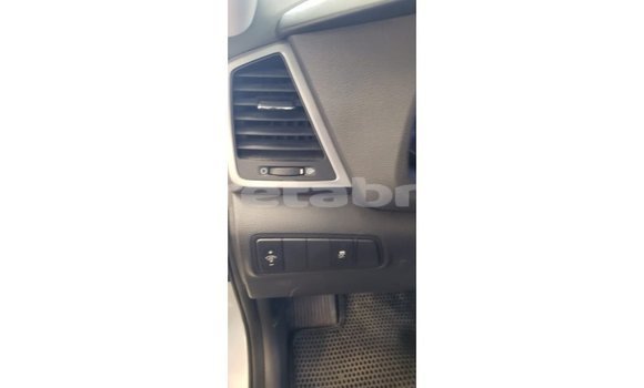 Buy Import Hyundai Tucson White Car in Import - Dubai in Belait Buy Import Hyundai Tucson White Car in Import - Dubai in Belait